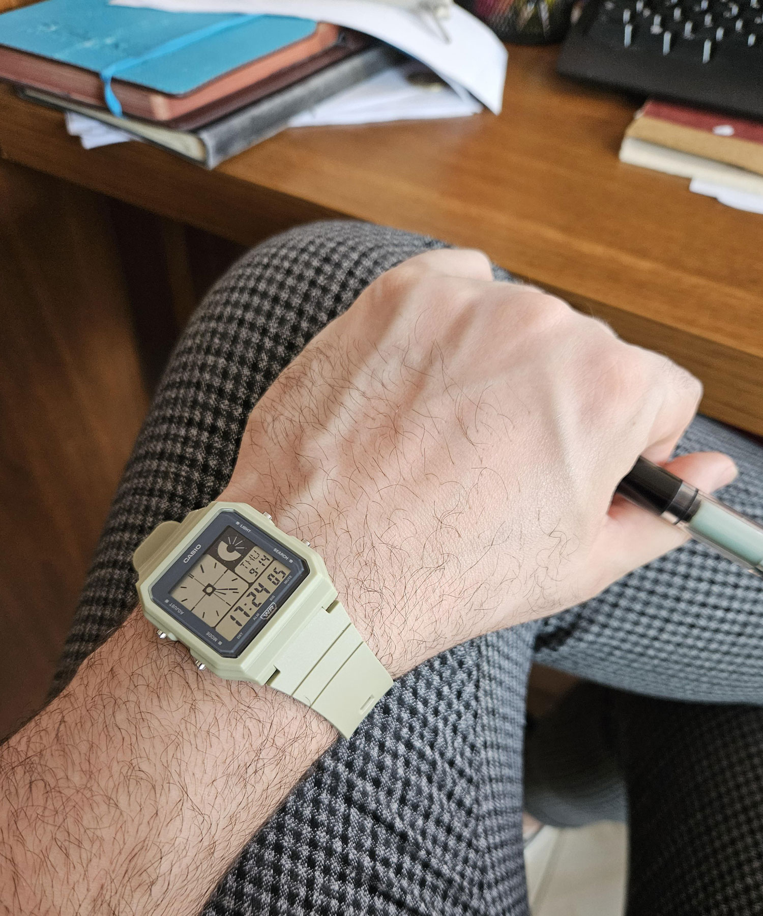 ساعت مچی مردانه و زنانه کاسیو، زیرمجموعه Standard، کد LF-20W-3ADF