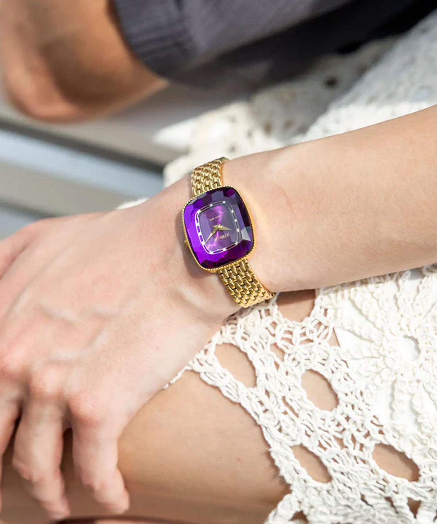 ساعت مچی زنانه جویسا, کد JW-J8.070.S