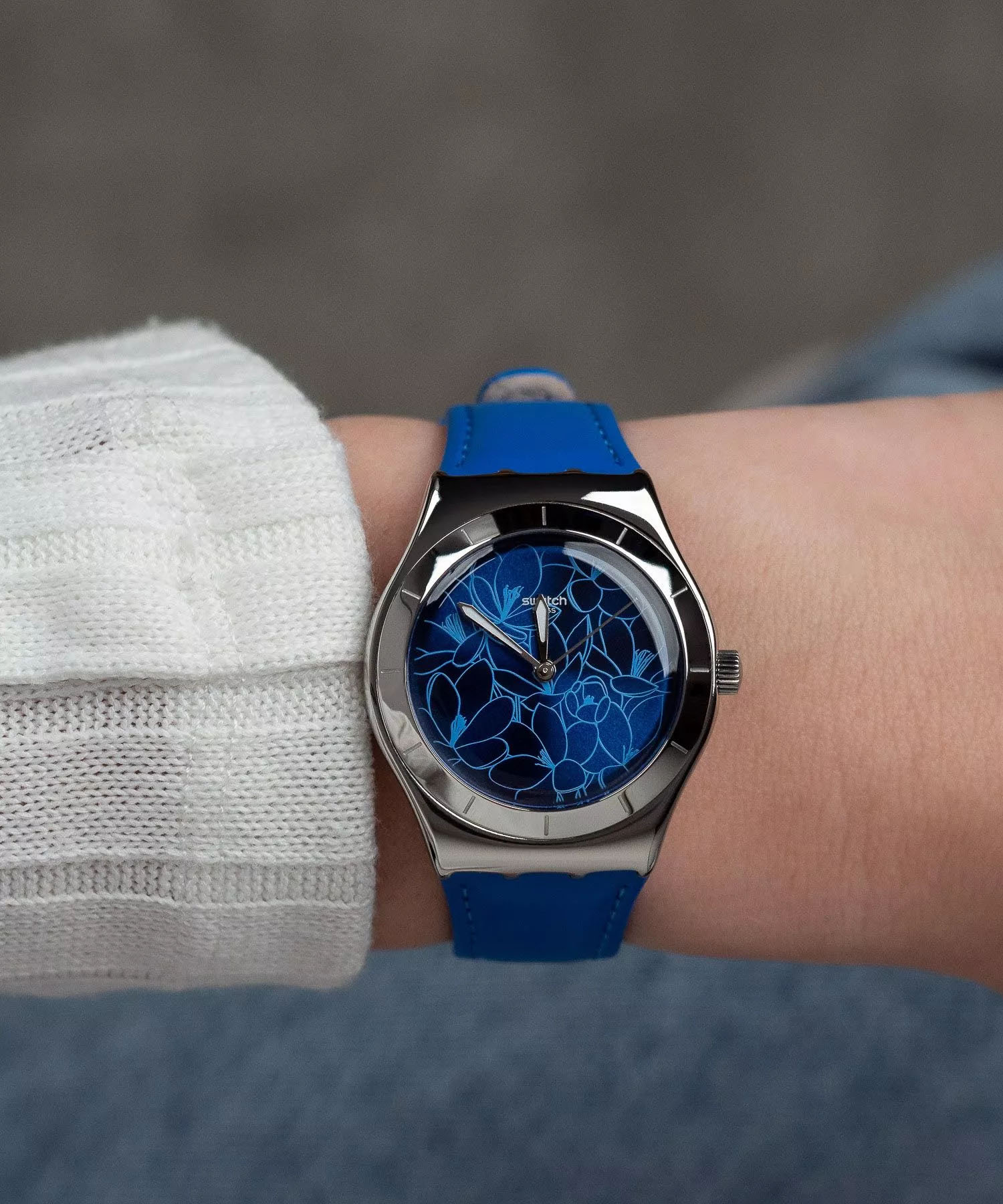 ساعت مچی زنانه سواچ, کد YLS235