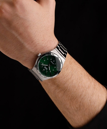 ساعت مچی مردانه کیو اند کیو، کد Q70B-004PY