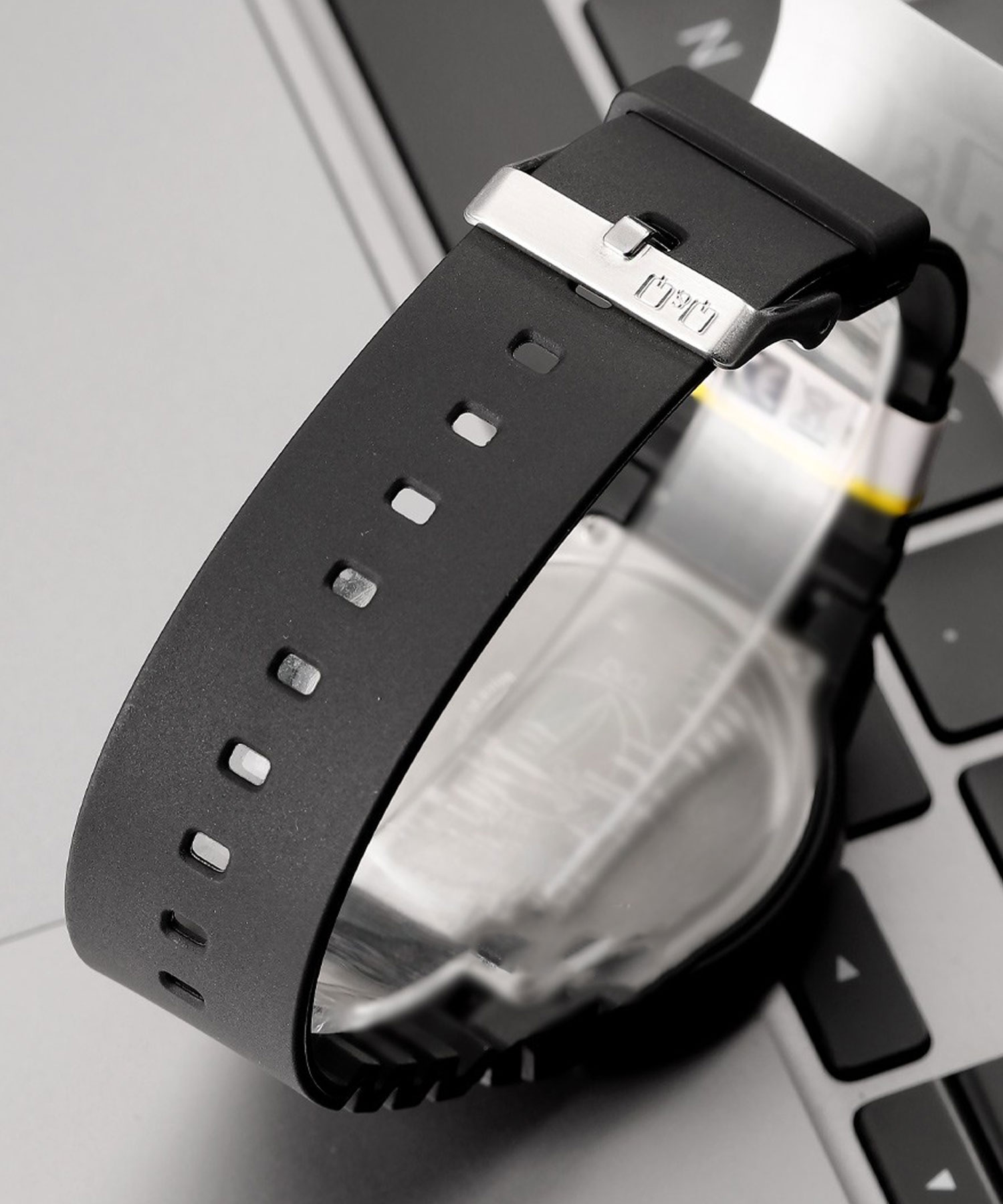 ساعت مچی مردانه کیو اند کیو، کد V02A-005VY