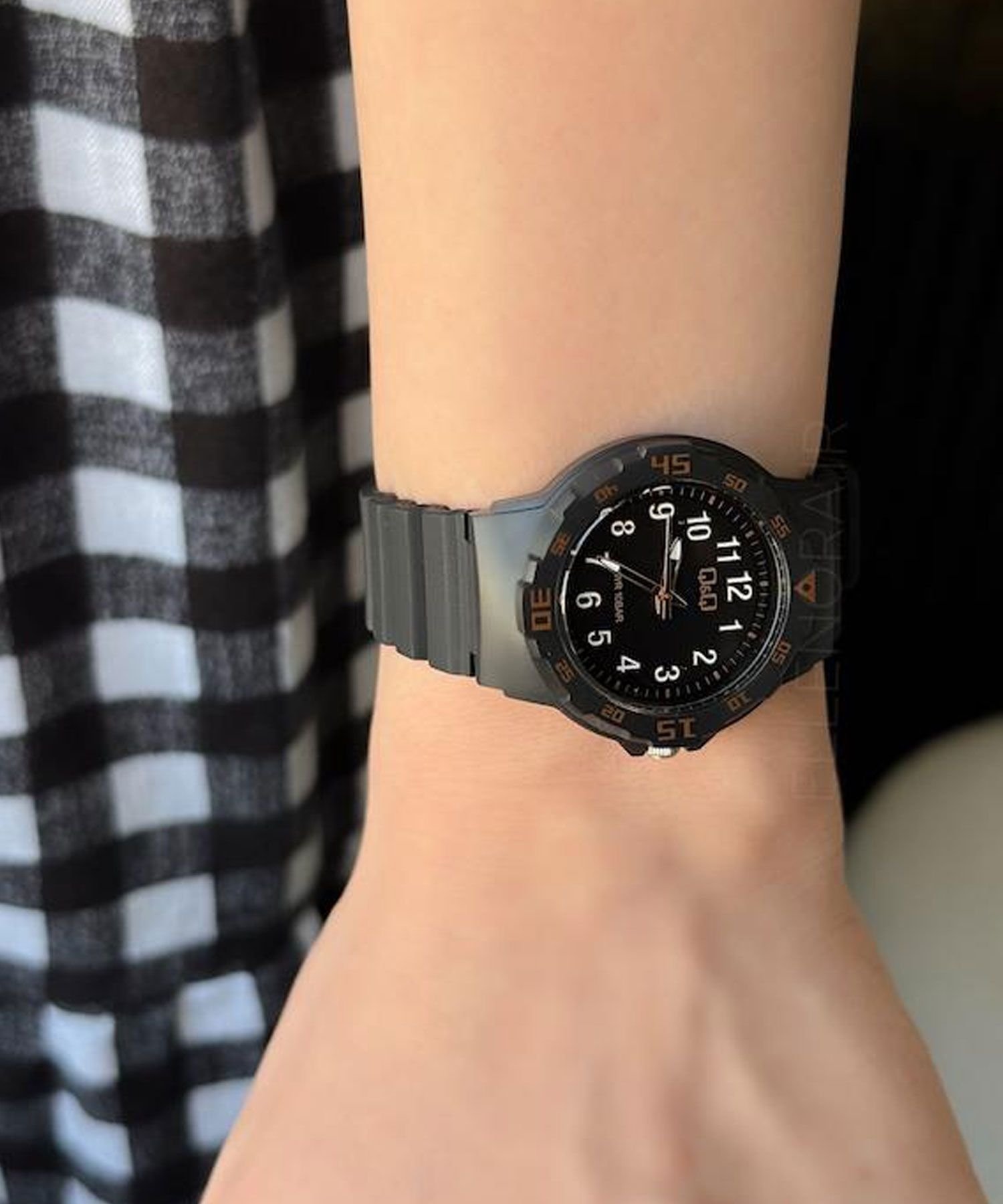 ساعت مچی مردانه کیو اند کیو، کد VR18J014Y