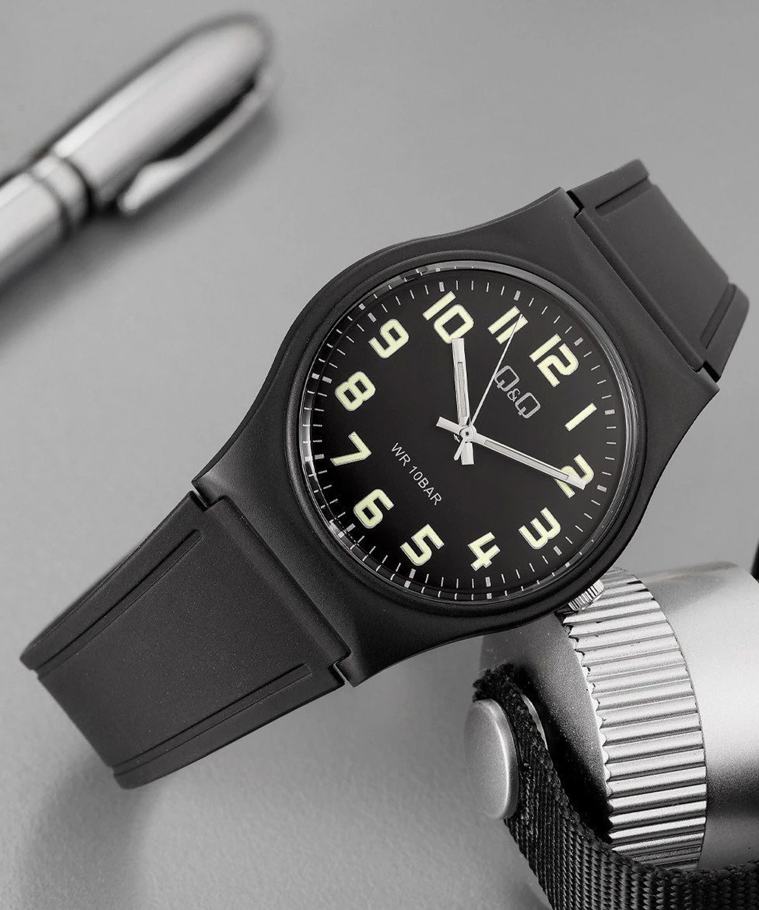 ساعت مچی مردانه کیو اند کیو، کد VS42J002Y