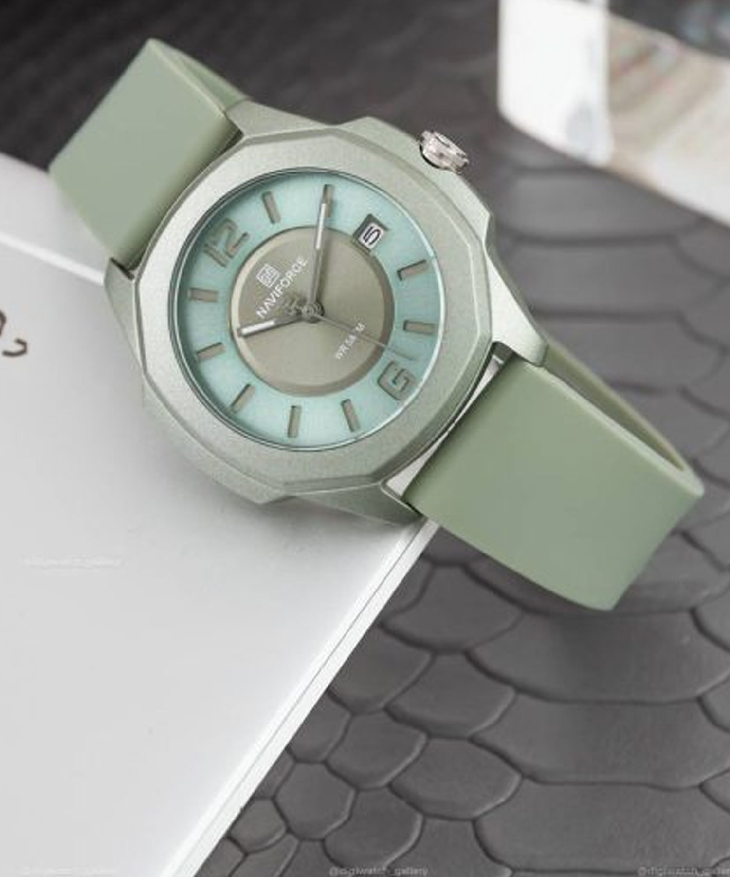 ساعت مچی زنانه نیوی فورس، کد NF7107GN/GN