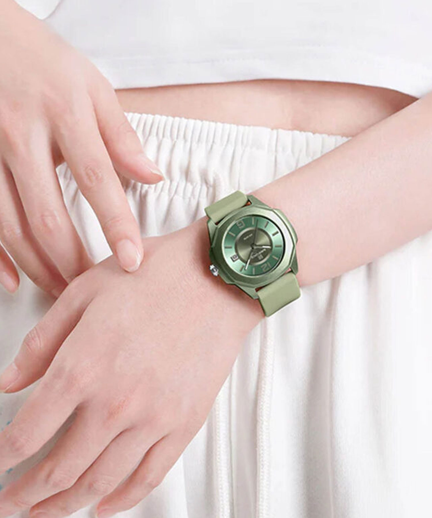 ساعت مچی زنانه نیوی فورس، کد NF7107GN/GN